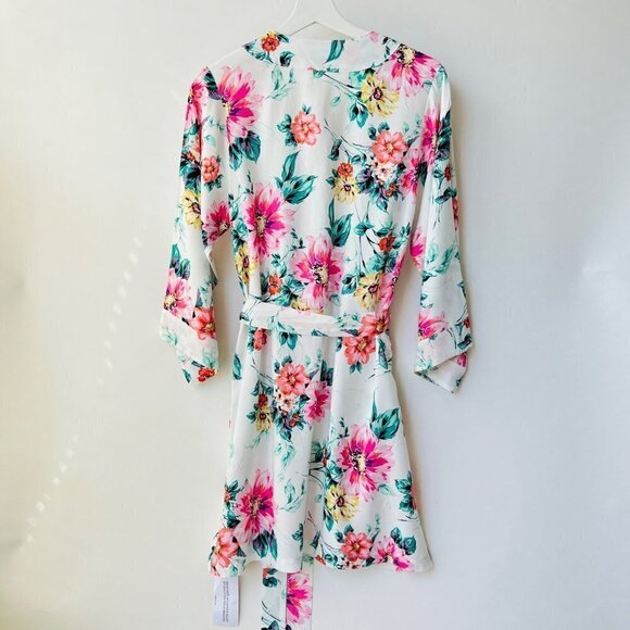 ❤️ Yumi Kim NWT Dream Lover robe , Wild Rose white , Size XS - Picture 4 of 10